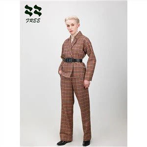 seaicéad agus pants leagtar na mban